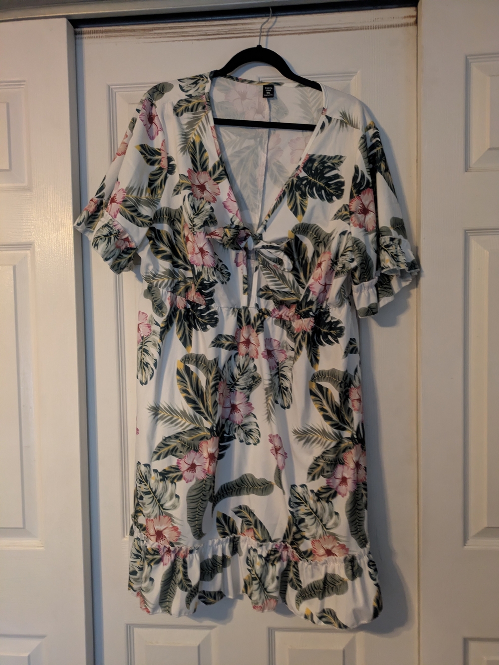 3X- Tropical Hibiscus & Palm Print Flutter Sleeve Ruffle Hem Dress